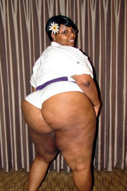 300 pounds of ebony passion 8